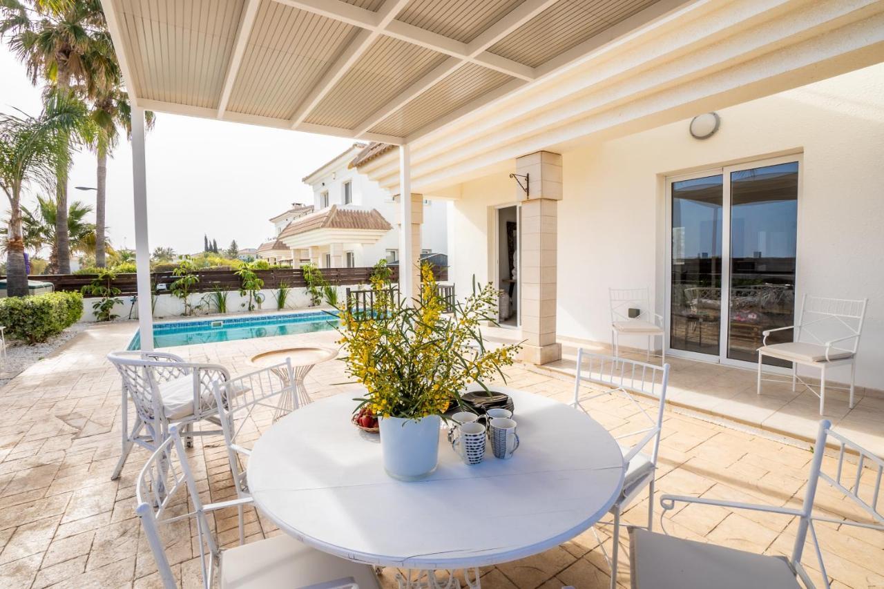 Villa Chill And Joy Паралимни Екстериор снимка