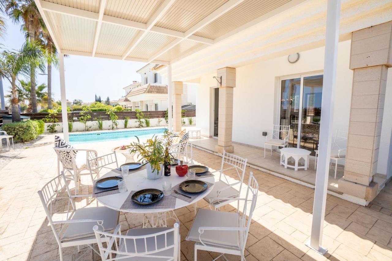 Villa Chill And Joy Паралимни Екстериор снимка